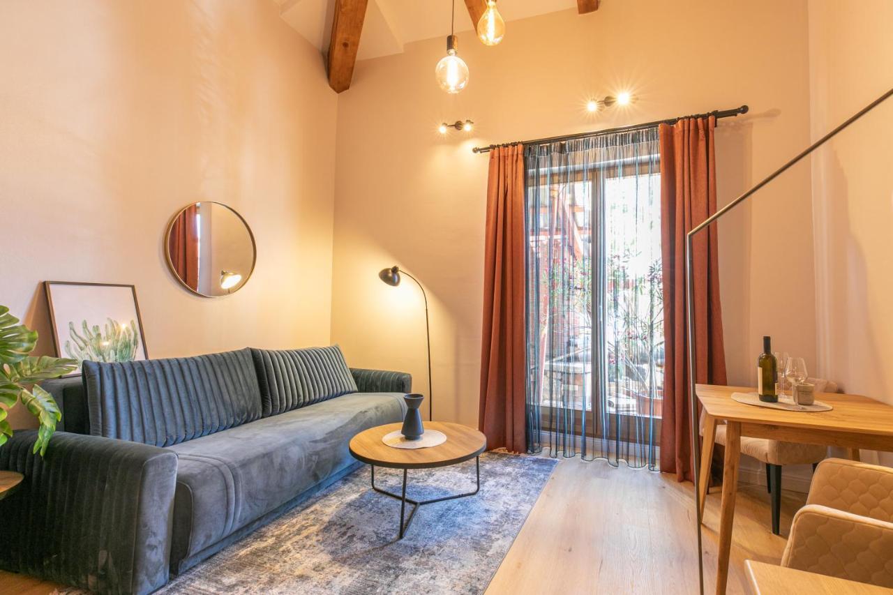 Jupiter Center Apartments Pula Bagian luar foto