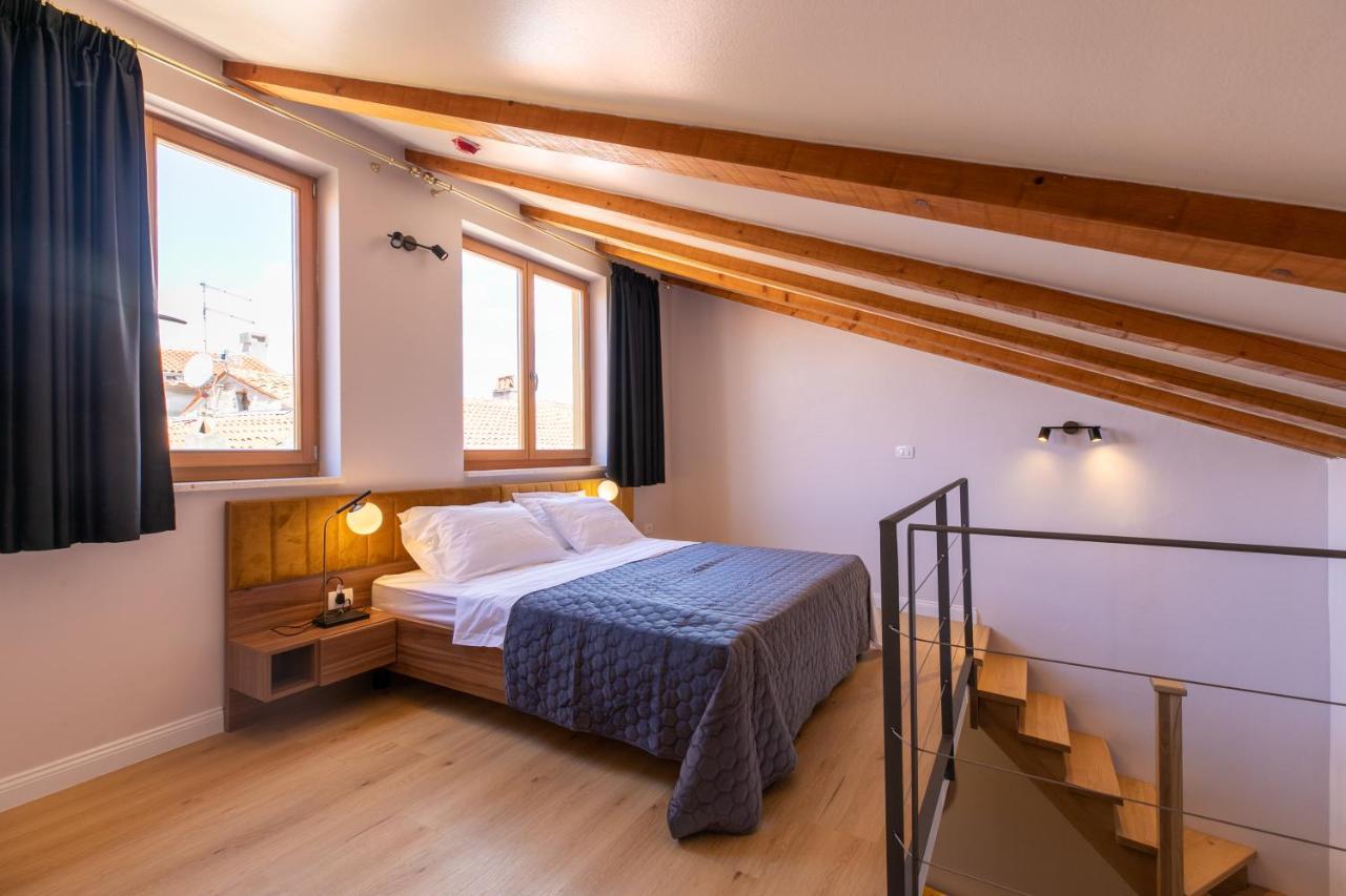 Jupiter Center Apartments Pula Bagian luar foto